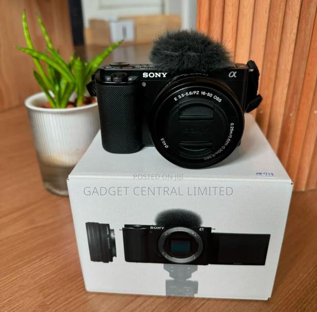 Sony Zv-E10 Mirrorless Camera 16-50mm Lens - main view
