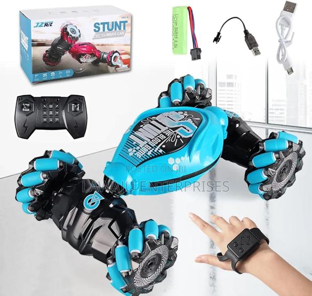 Hand Gesture and Remote Control Car - main view