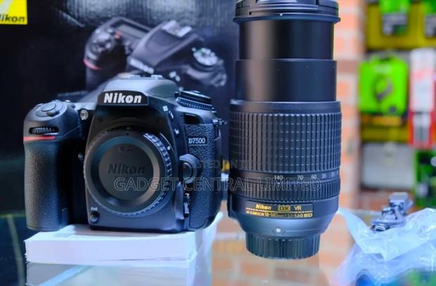 Nikon D7500 VR Kit - main view