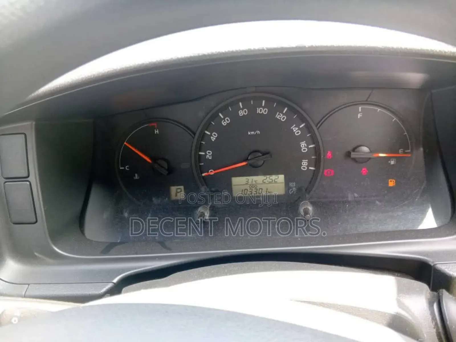 Toyota HiAce 2018 White