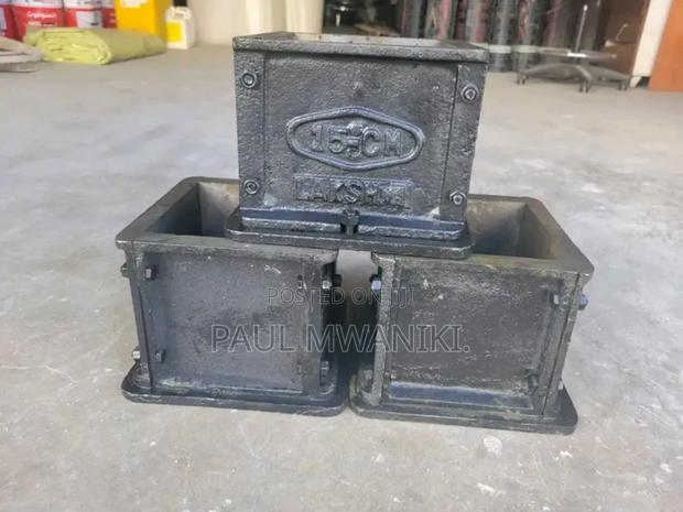 Cast Iron Concrete Cube Moulds - thumbnail 2