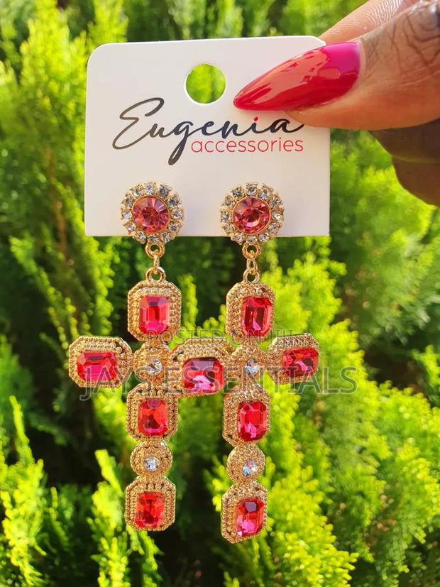 Bold Statement Earrings - thumbnail 4