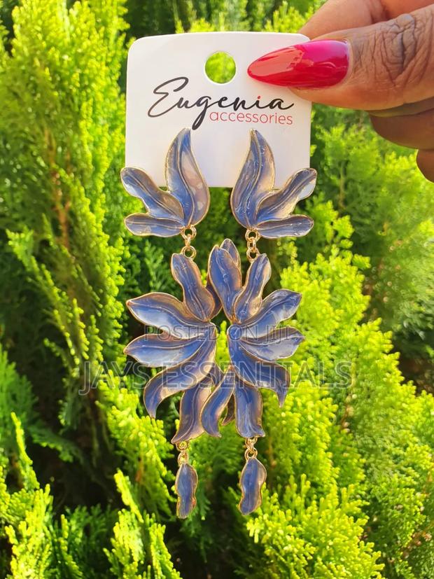 Bold Statement Earrings - thumbnail 5