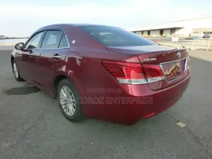 Toyota Crown 2017 Burgundy