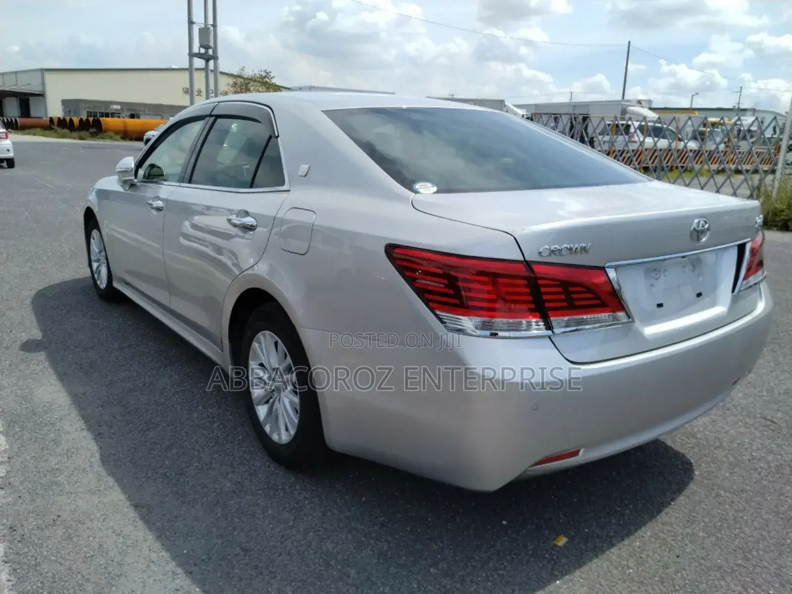 Toyota Crown 2017 Silver