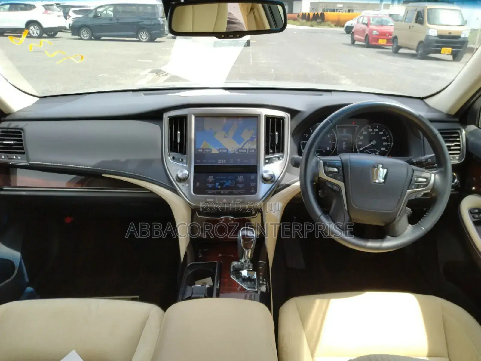 Toyota Crown 2017 Silver