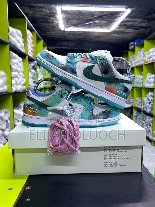 Sb Nike Dunk Futura - main view