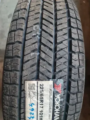 225 /65 R17 Yokohama