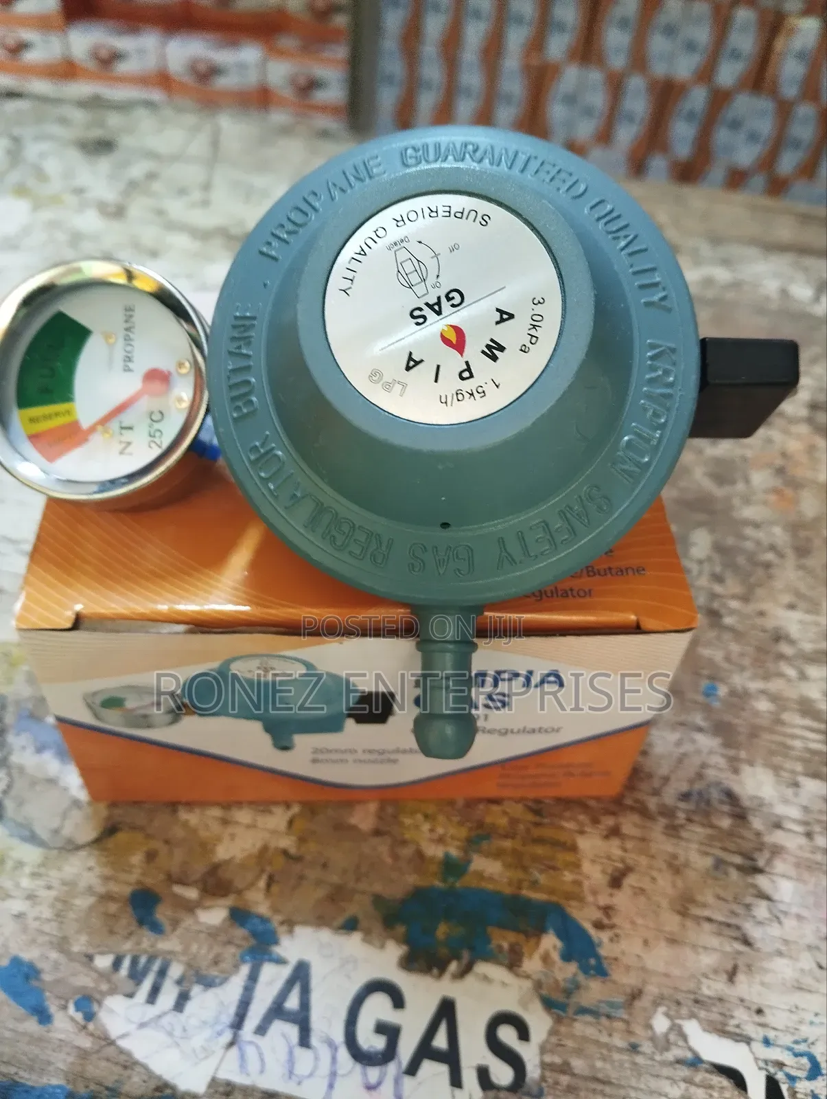 Gas Regulator With Gauge 13 Kg