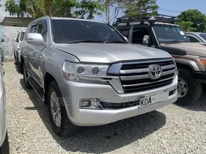 Toyota Land Cruiser 4.6 V8 ZX 2015 Gray