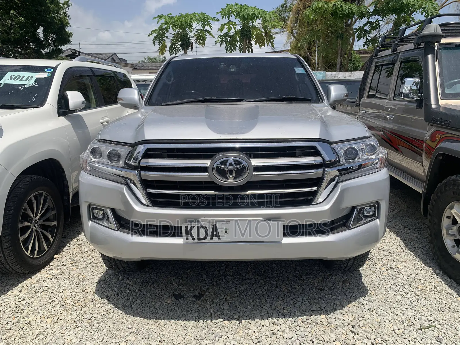 Toyota Land Cruiser 4.6 V8 ZX 2015 Gray