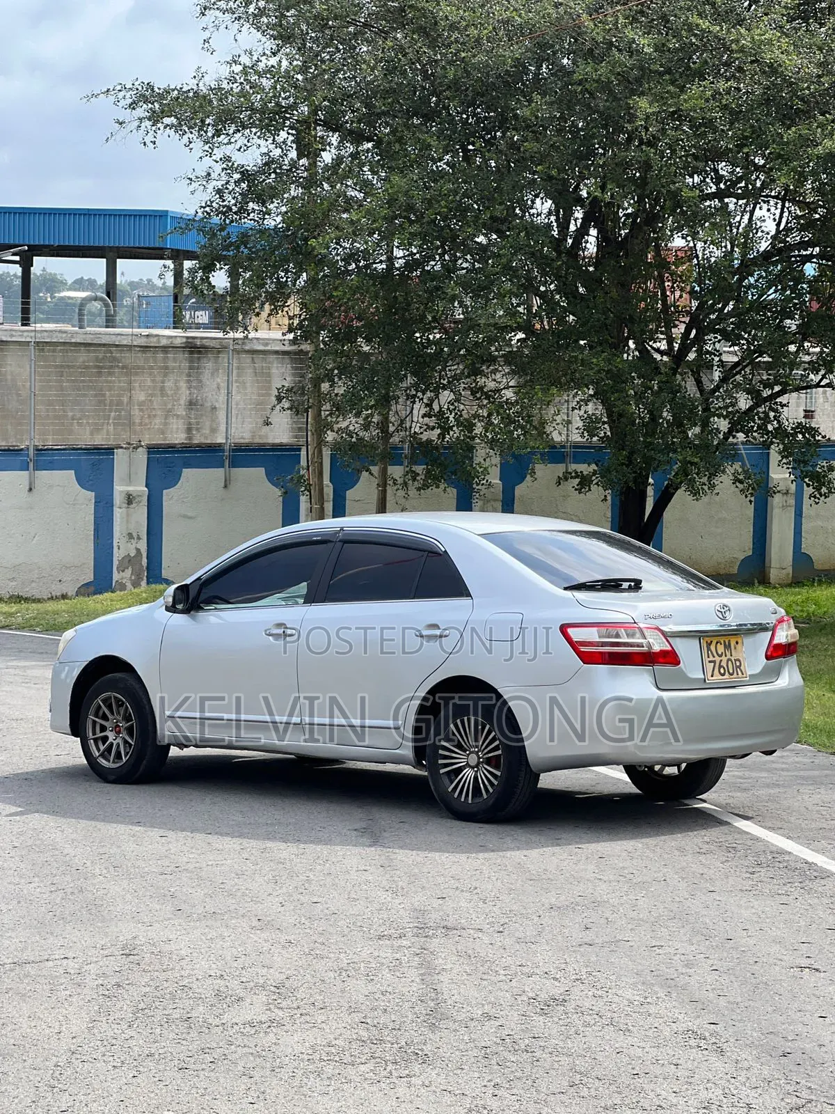 Toyota Premio 2013 Silver