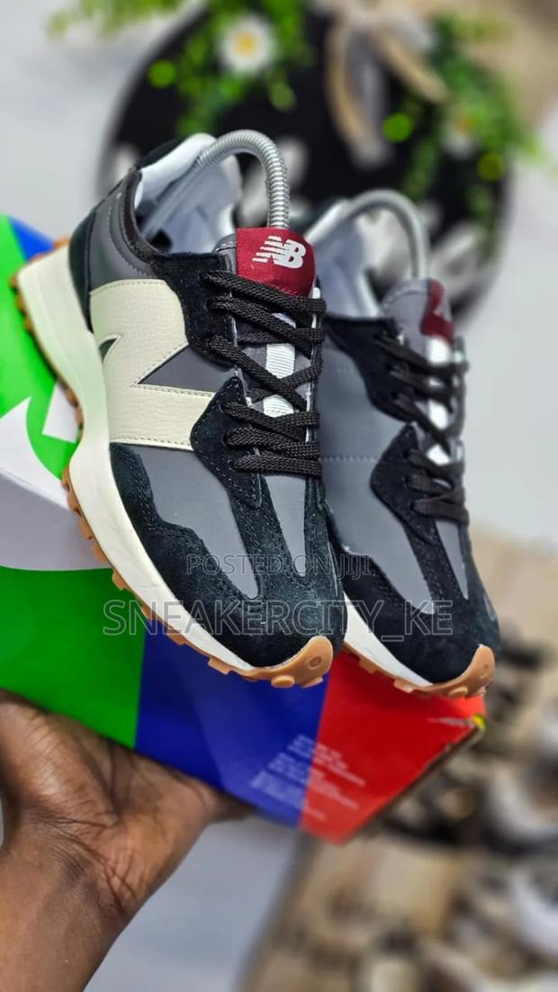 New Balance 327 - thumbnail 2