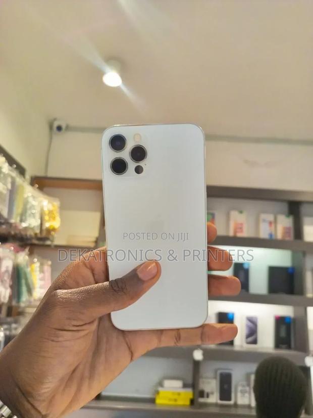 Apple iPhone 12 Pro 128 GB Silver - main view