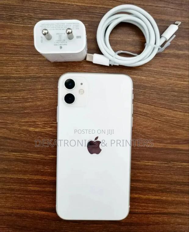 Apple iPhone 11 64 GB White - main view