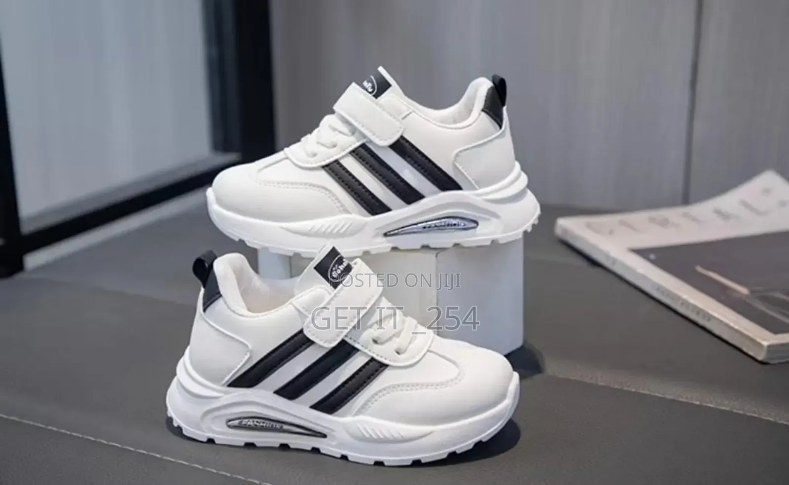 Kid's Elegant Sneakers 

Size: 26,27,29,31,32,33,35,