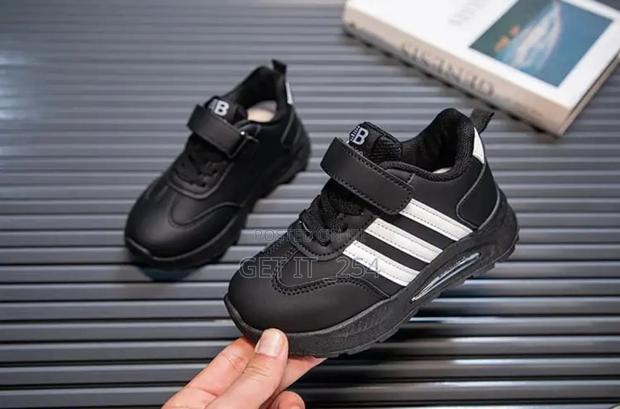 Kid's Elegant Sneakers 

Size: 26,27,29,31,32,33,35, - thumbnail 4