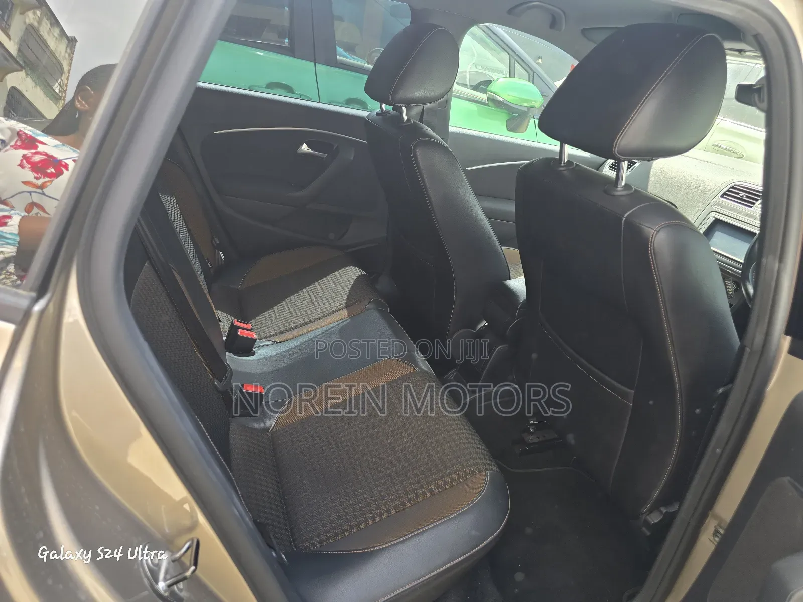 Volkswagen Polo 2017 Gold