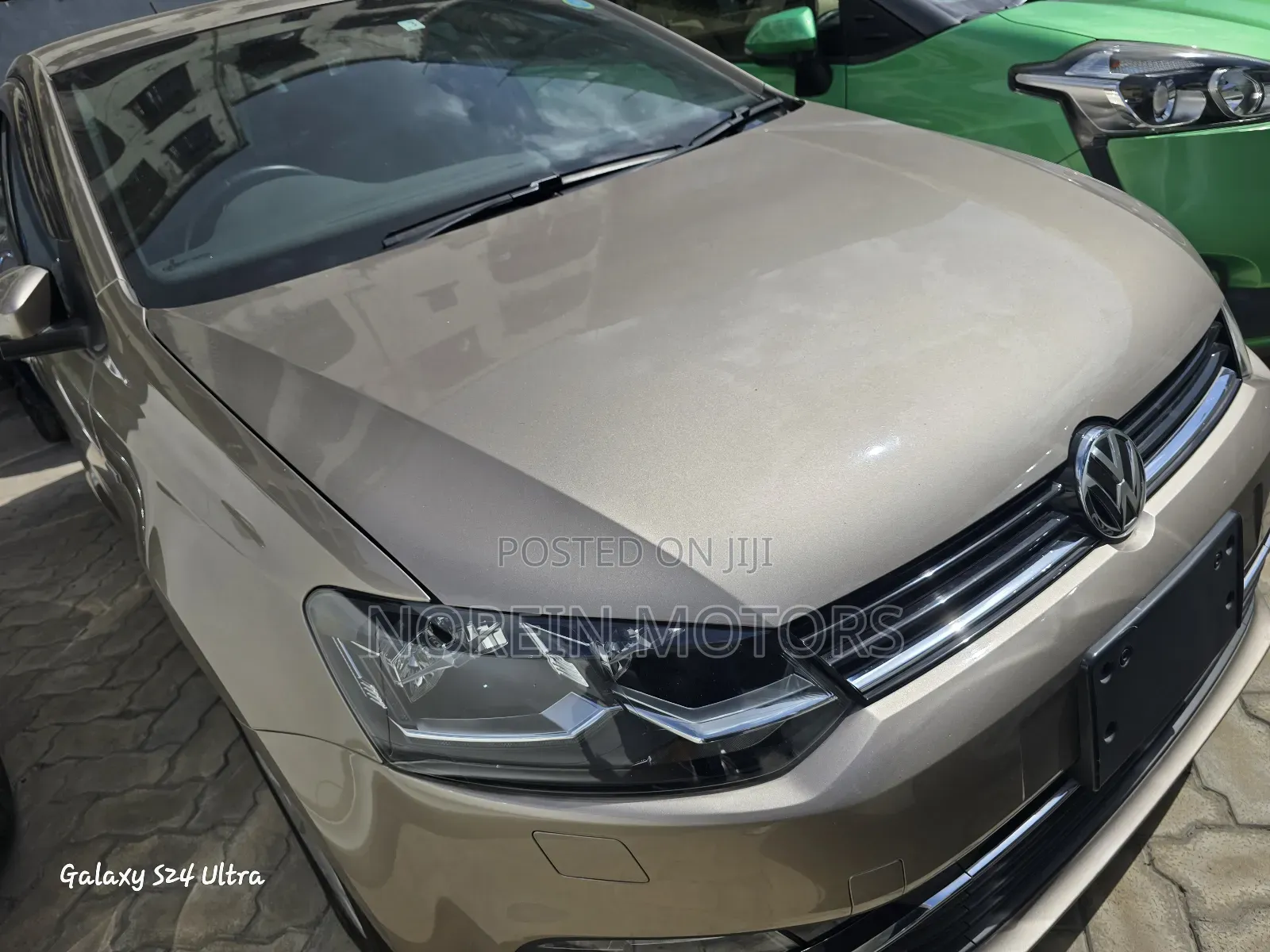 Volkswagen Polo 2017 Gold