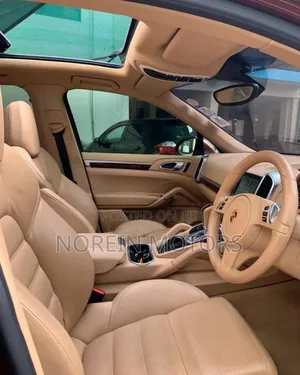 Porsche Cayenne 2017 Brown