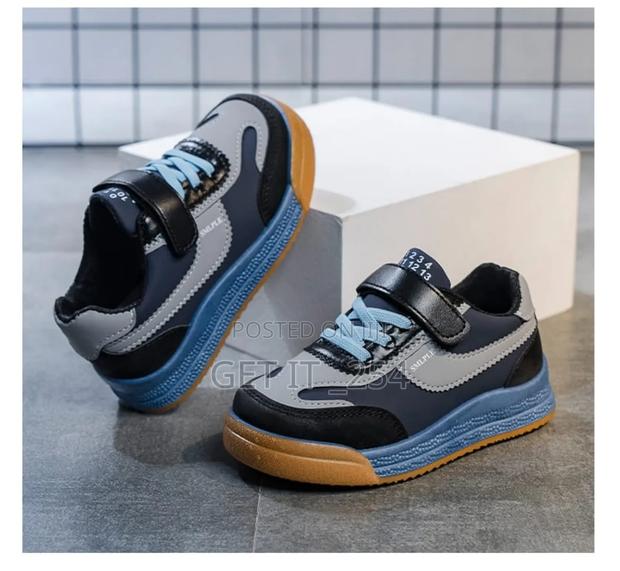 Kid's Sneakers Size 28,35
Blue - main view