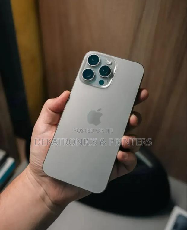 Apple iPhone 15 Pro Max 256 GB Blue - thumbnail 3