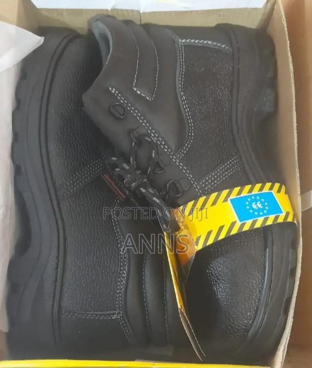 Unique Safety Boots - main view