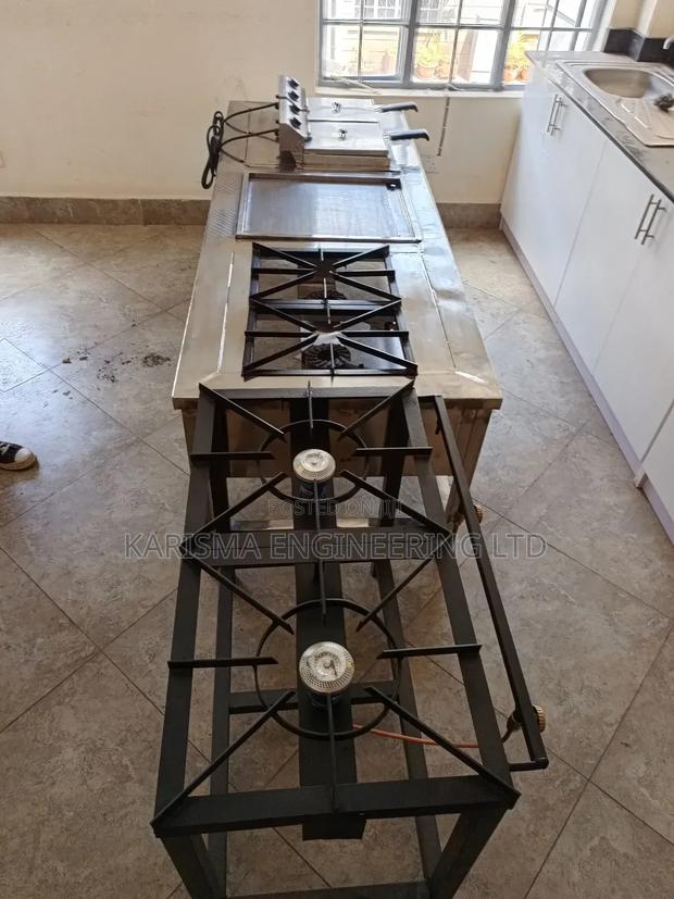 Commercial Cooking Range. - main view