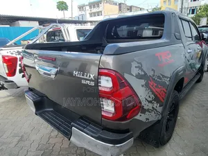 Toyota Hilux 2017 Brown