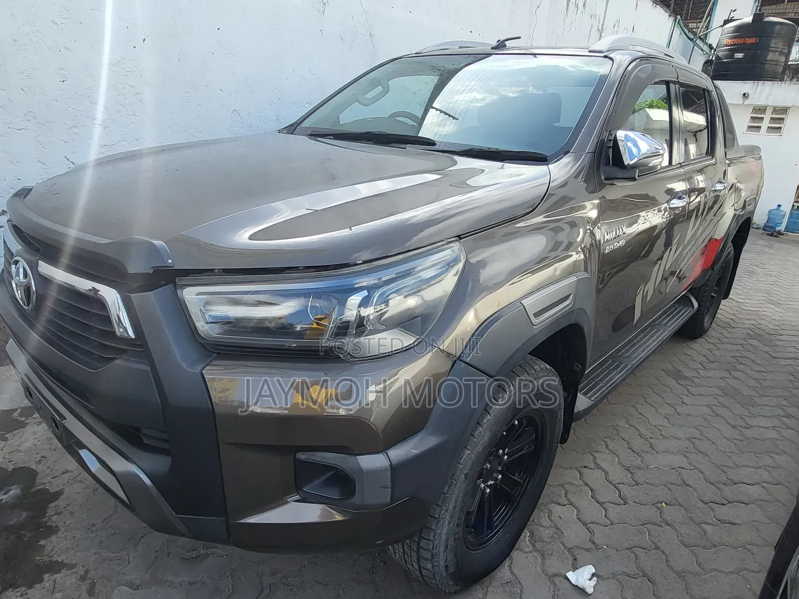 Toyota Hilux 2017 Brown