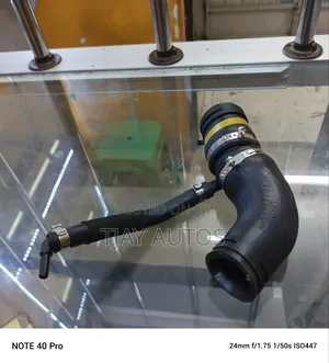 LR049990 Land Rover Engine Water Pump Coolant Outlet Hoses