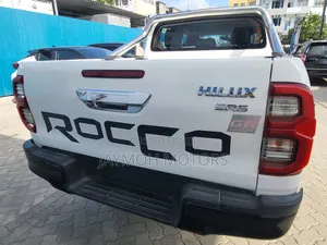 Toyota Hilux 2017 White