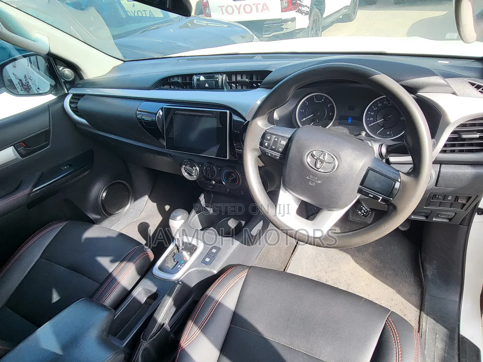 Toyota Hilux 2017 White
