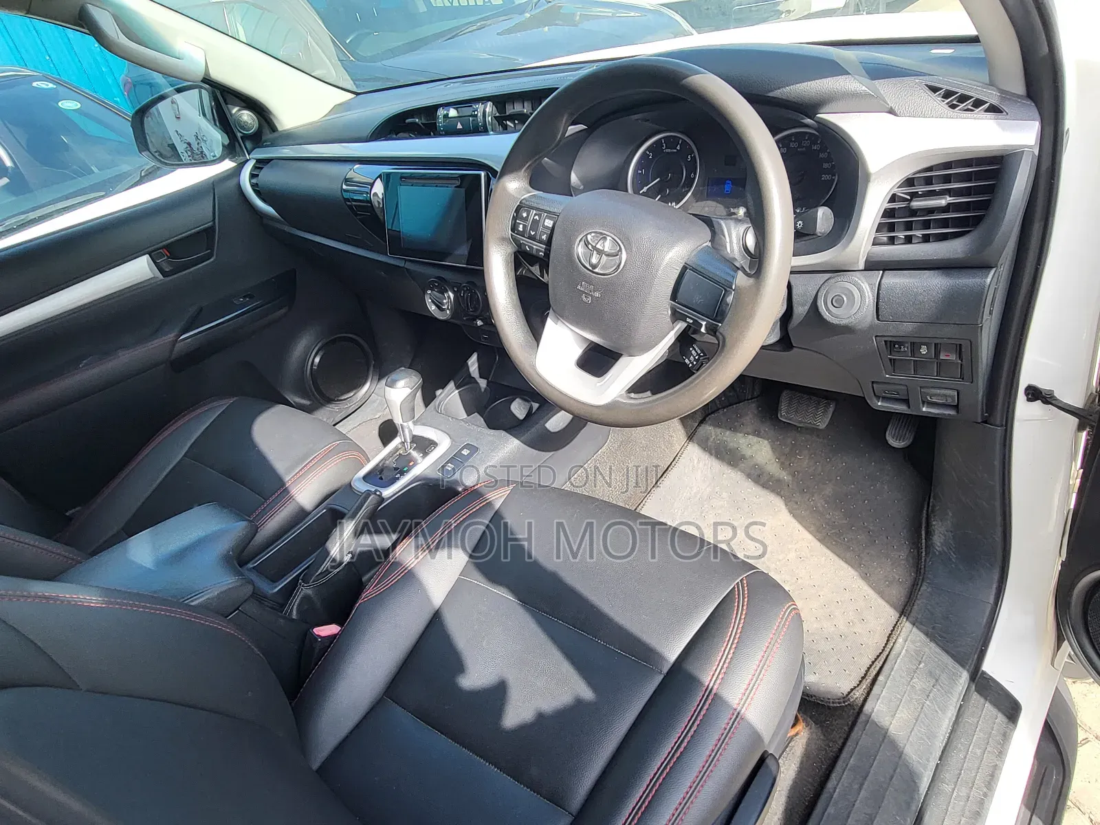 Toyota Hilux 2017 White