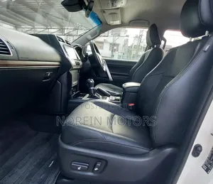 Toyota Land Cruiser Prado 2017 White