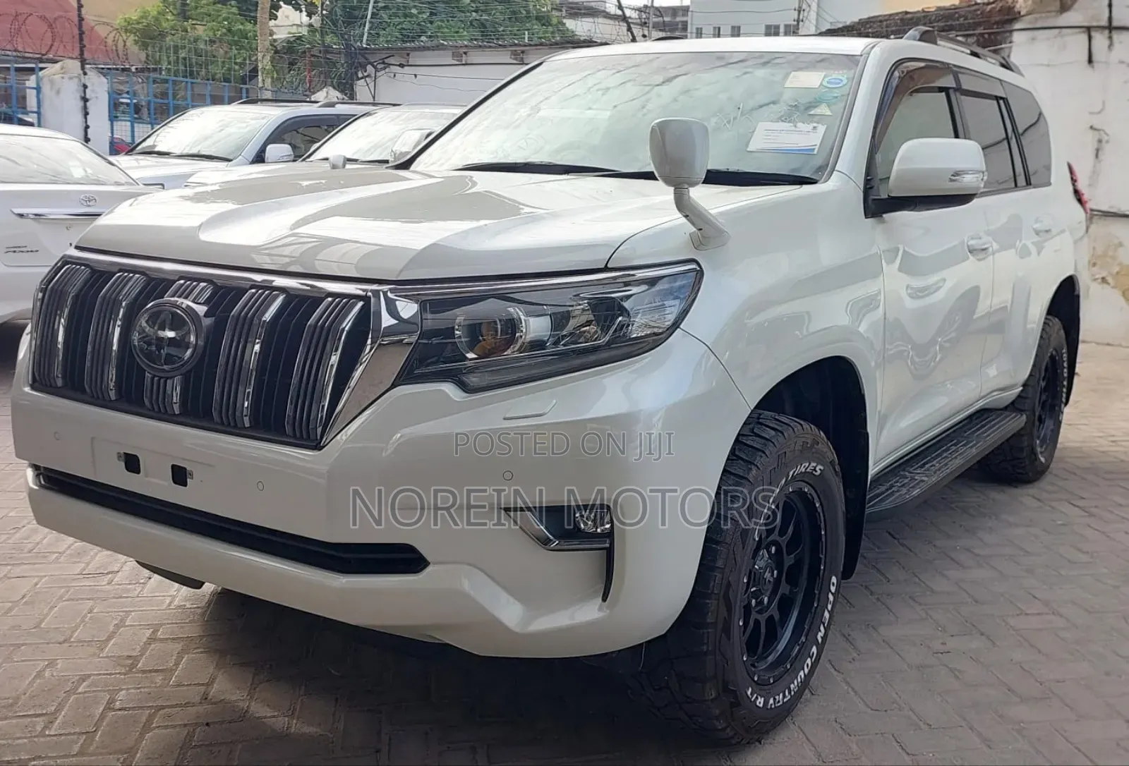 Toyota Land Cruiser Prado 2017 White