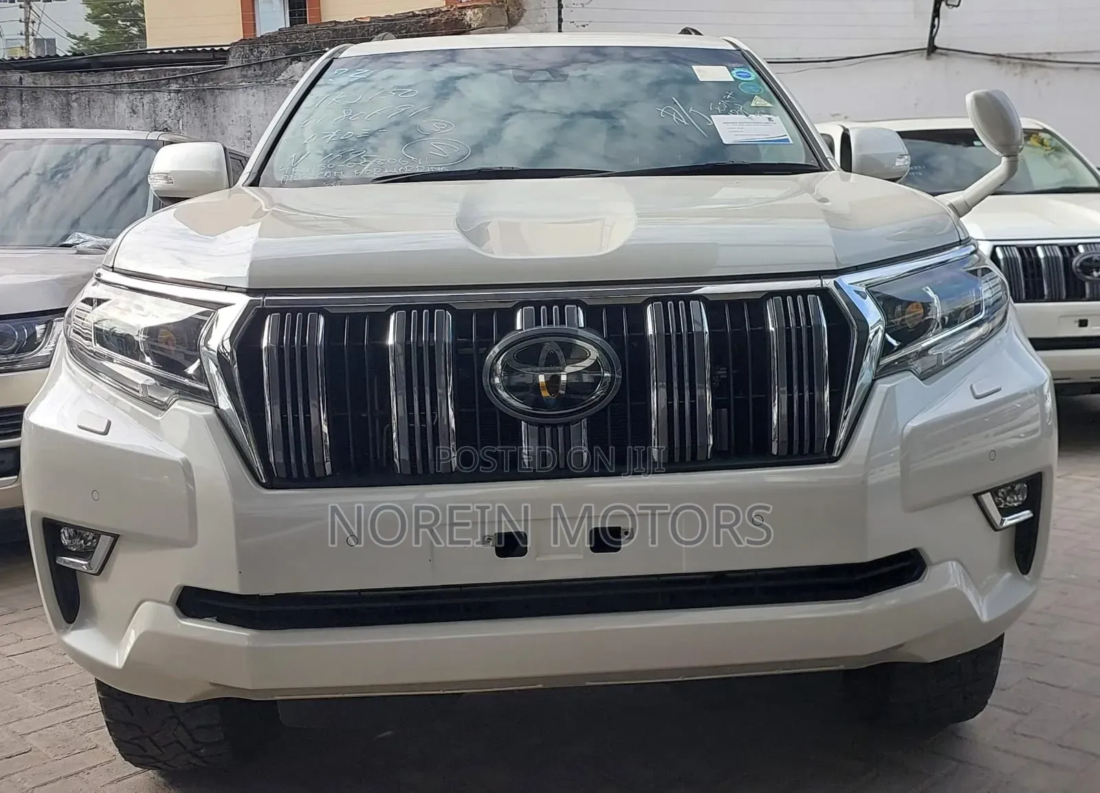 Toyota Land Cruiser Prado 2017 White