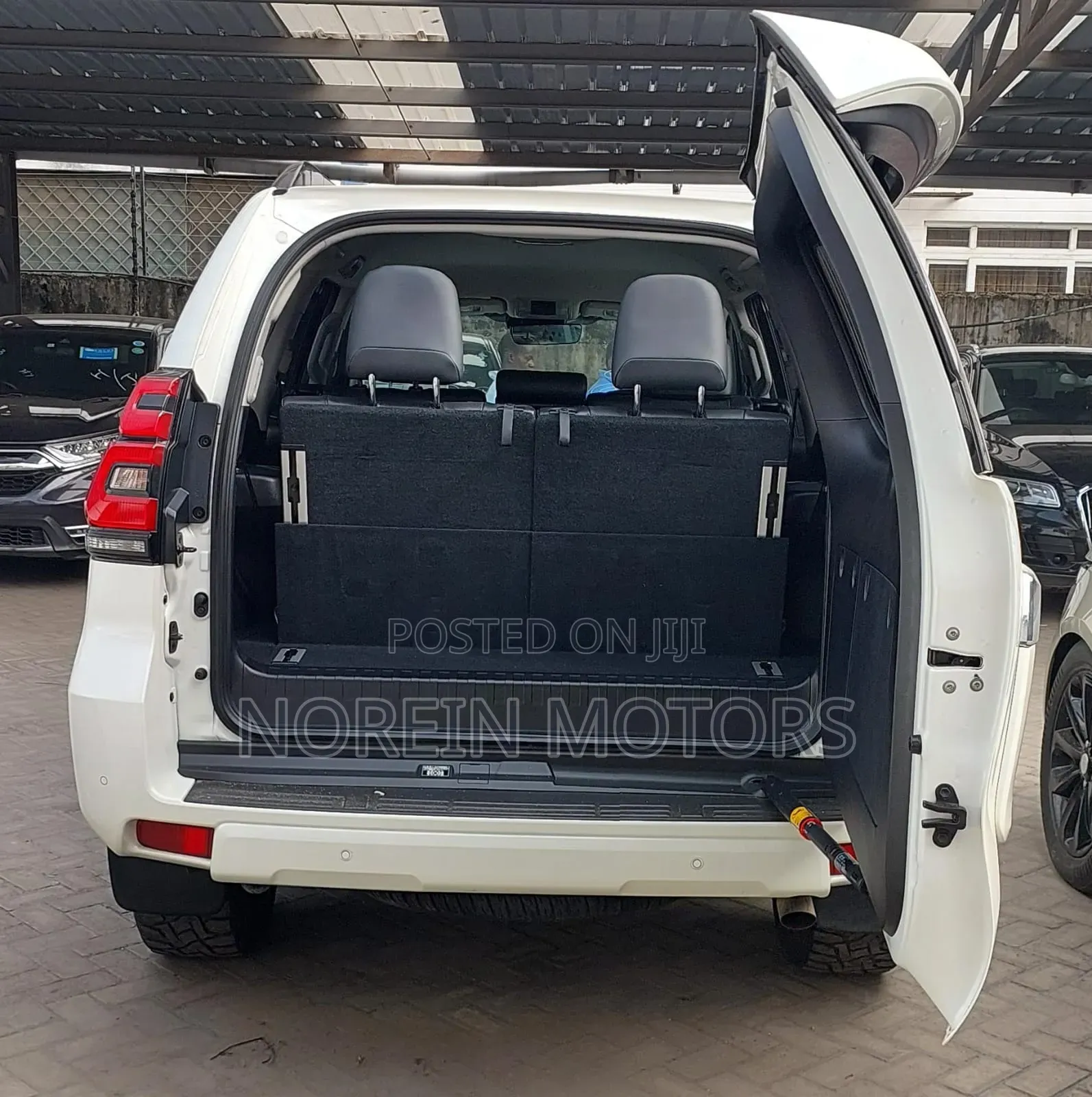 Toyota Land Cruiser Prado 2017 White