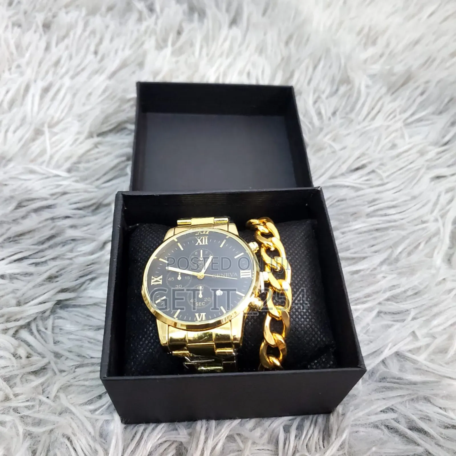 *MEN -WATCH GIFT SET Gift Box Contains*
Watch 
Bracelets