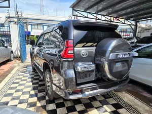 Toyota Land Cruiser Prado 2019 Gray