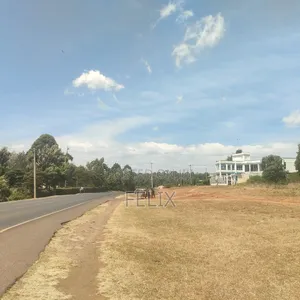 Nyeri/ Marua, Nanyuki Main Tarmac 8 Acres