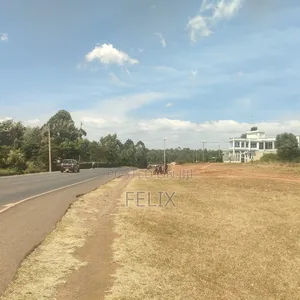 Nyeri/ Marua, Nanyuki Main Tarmac 8 Acres