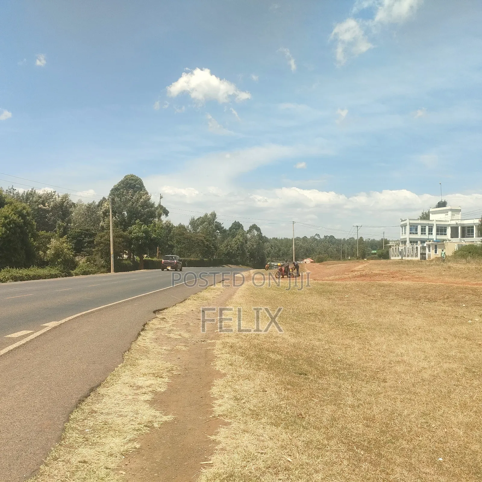 Nyeri/ Marua, Nanyuki Main Tarmac 8 Acres