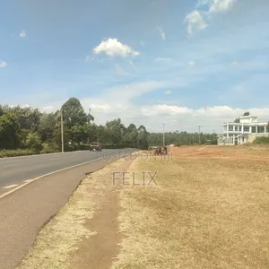 Nyeri/ Marua, Nanyuki Main Tarmac 8 Acres