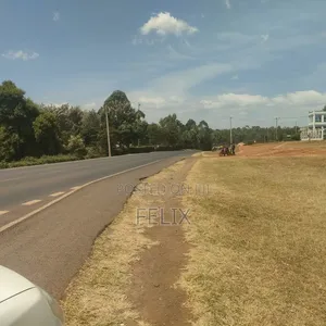 Nyeri/ Marua, Nanyuki Main Tarmac 8 Acres