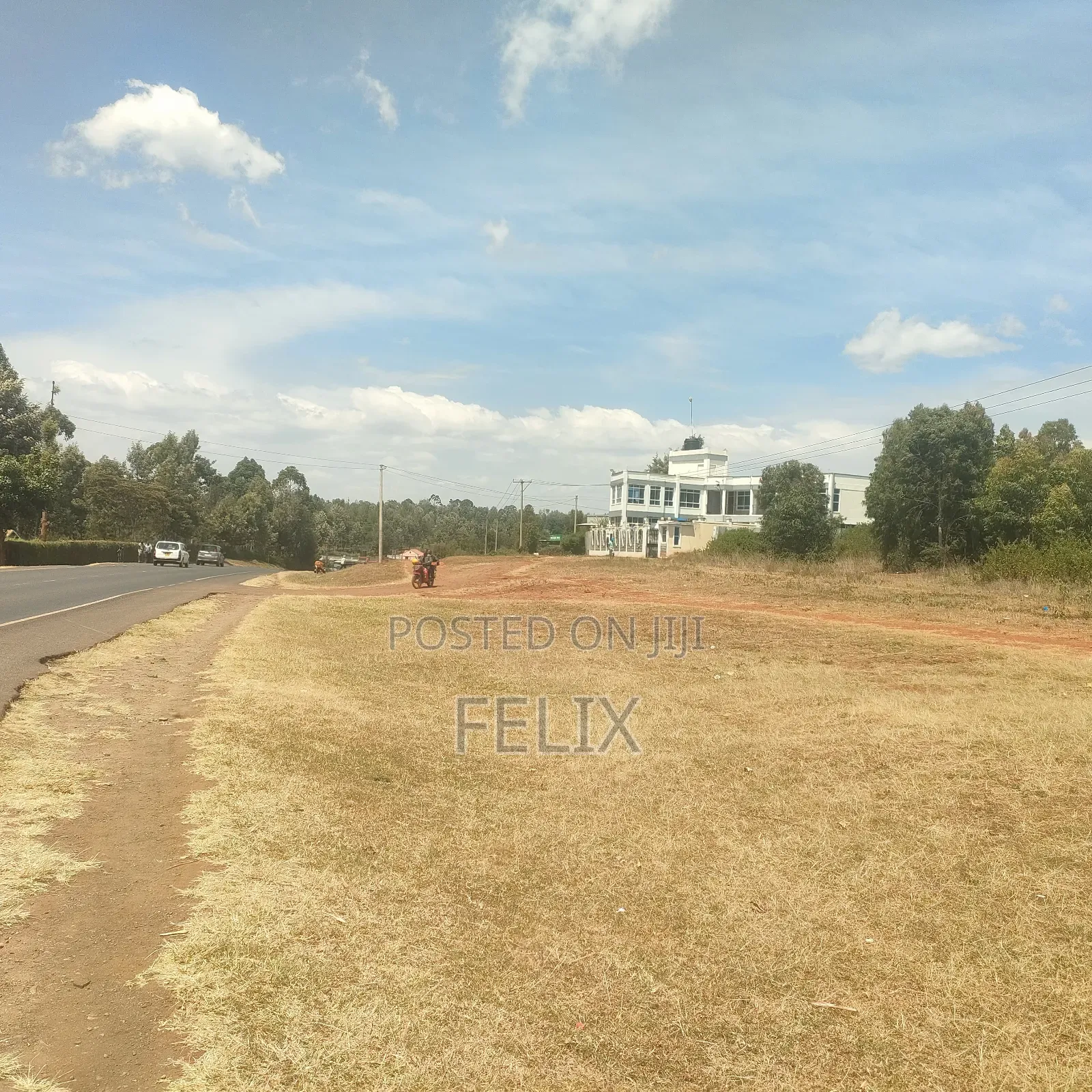 Nyeri/ Marua, Nanyuki Main Tarmac 8 Acres