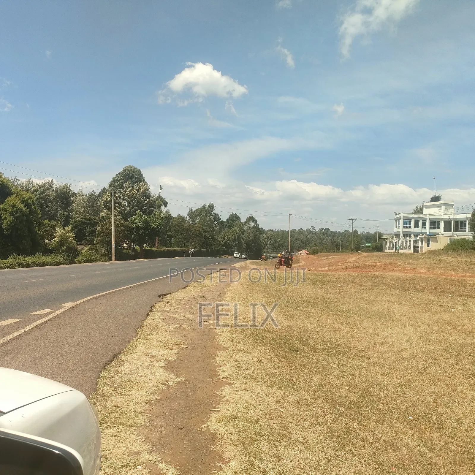 Nyeri/ Marua, Nanyuki Main Tarmac 8 Acres