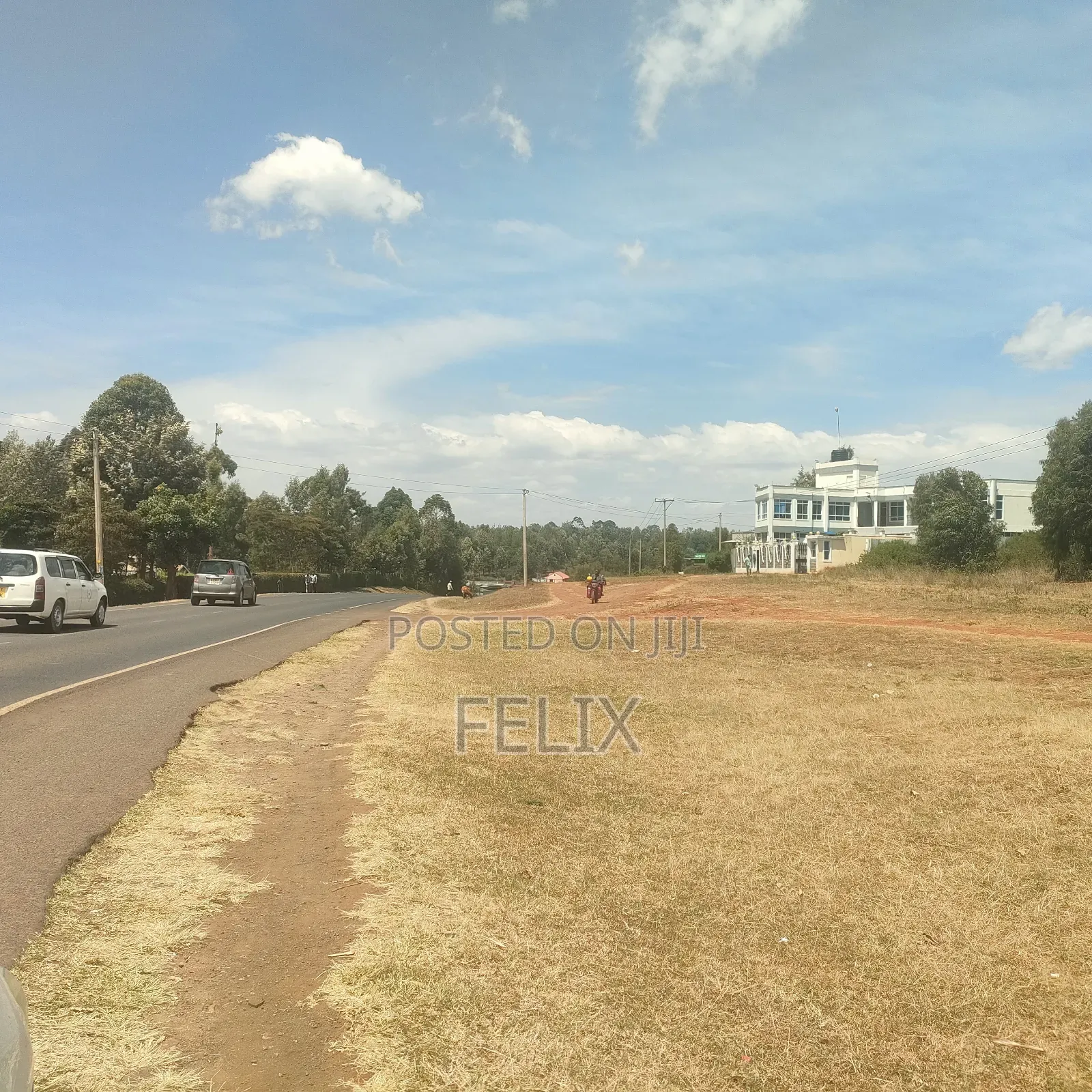 Nyeri/ Marua, Nanyuki Main Tarmac 8 Acres