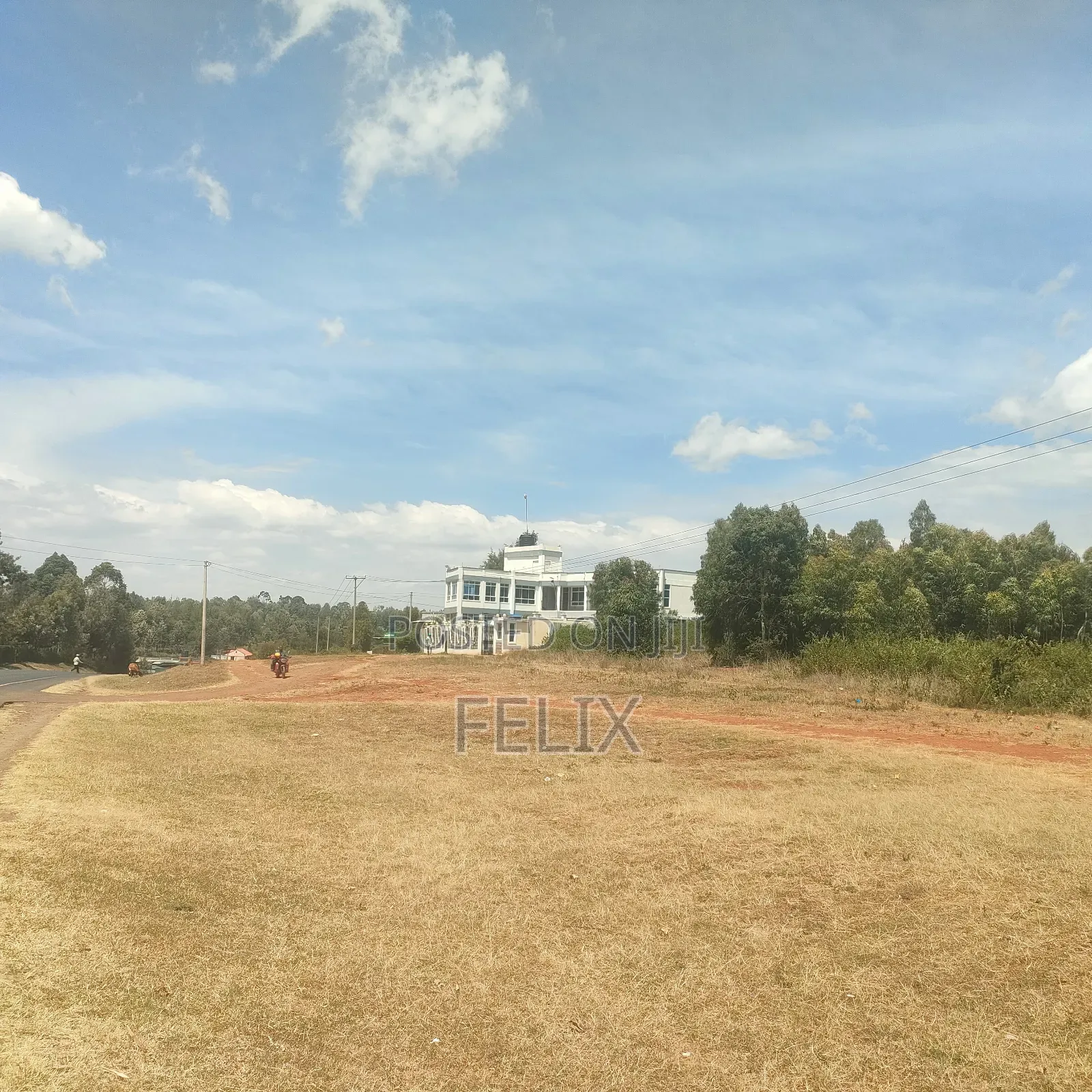 Nyeri/ Marua, Nanyuki Main Tarmac 8 Acres