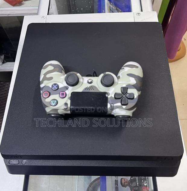 3 Months Old Chipped Playstation 4 Slim - thumbnail 4